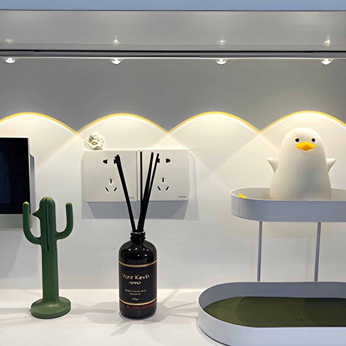 Intelligent Cat Eye Dimmable Motion Sensor Wireless LED Cabinet Light Rechargeable