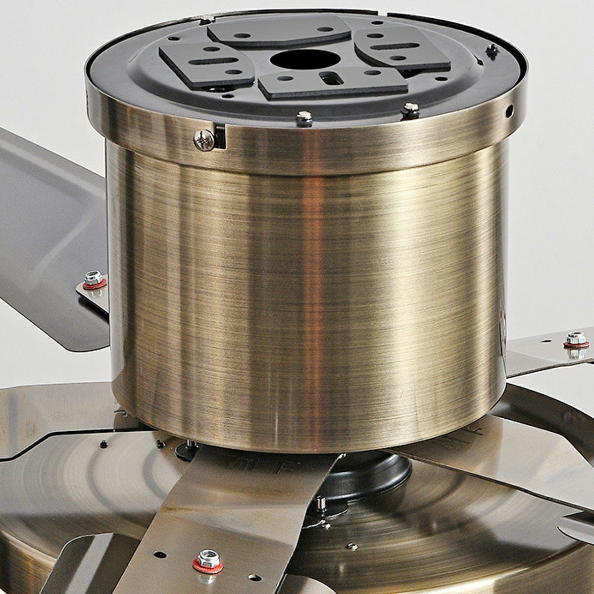 Modern Iron Five-leaf 6-speed Reverse Fan Dimming Ceiling Fan Light