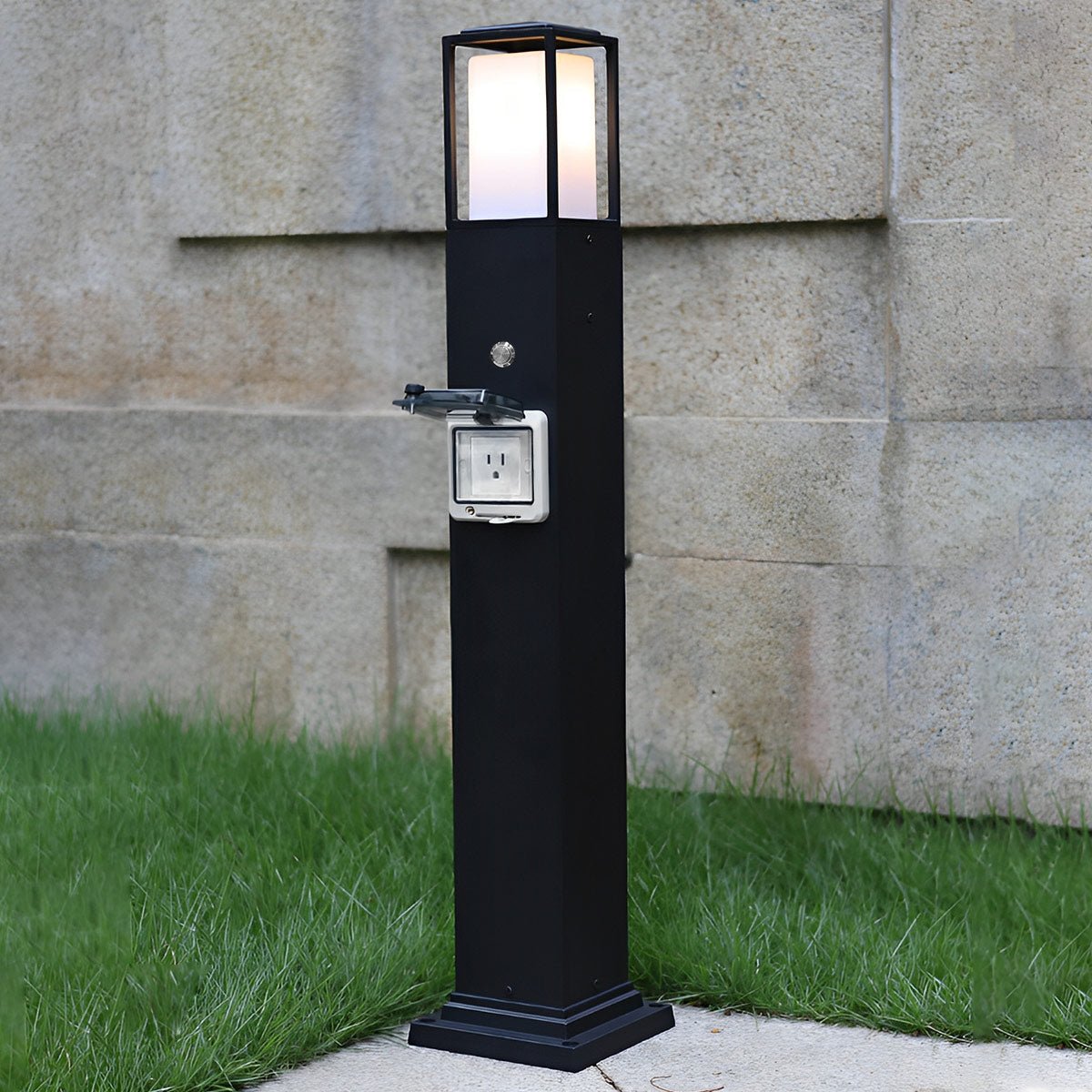 Modern Waterproof Outdoor LED Landscape Path Lights with Socket Charging Station