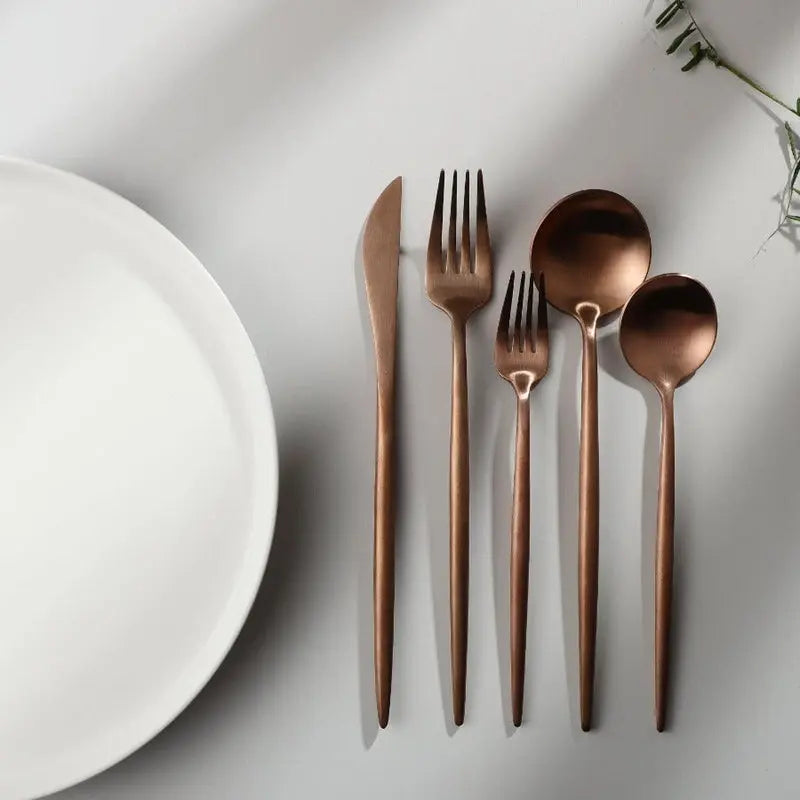 SleekSet cutlery with a polished glossy finish for a sleek, modern look