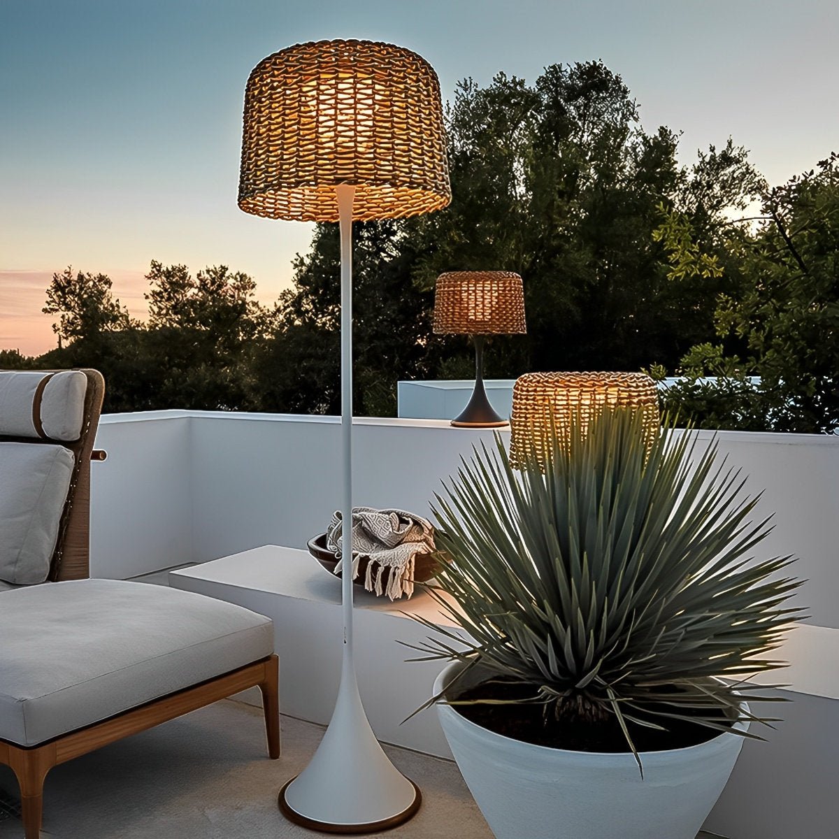 Waterproof Weave Shade LED Outdoor Floor Lamp – Olliri