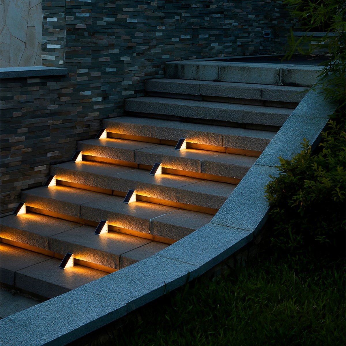 Triangular Intelligent Waterproof LED Solar Outdoor Step Lights Stairs Light