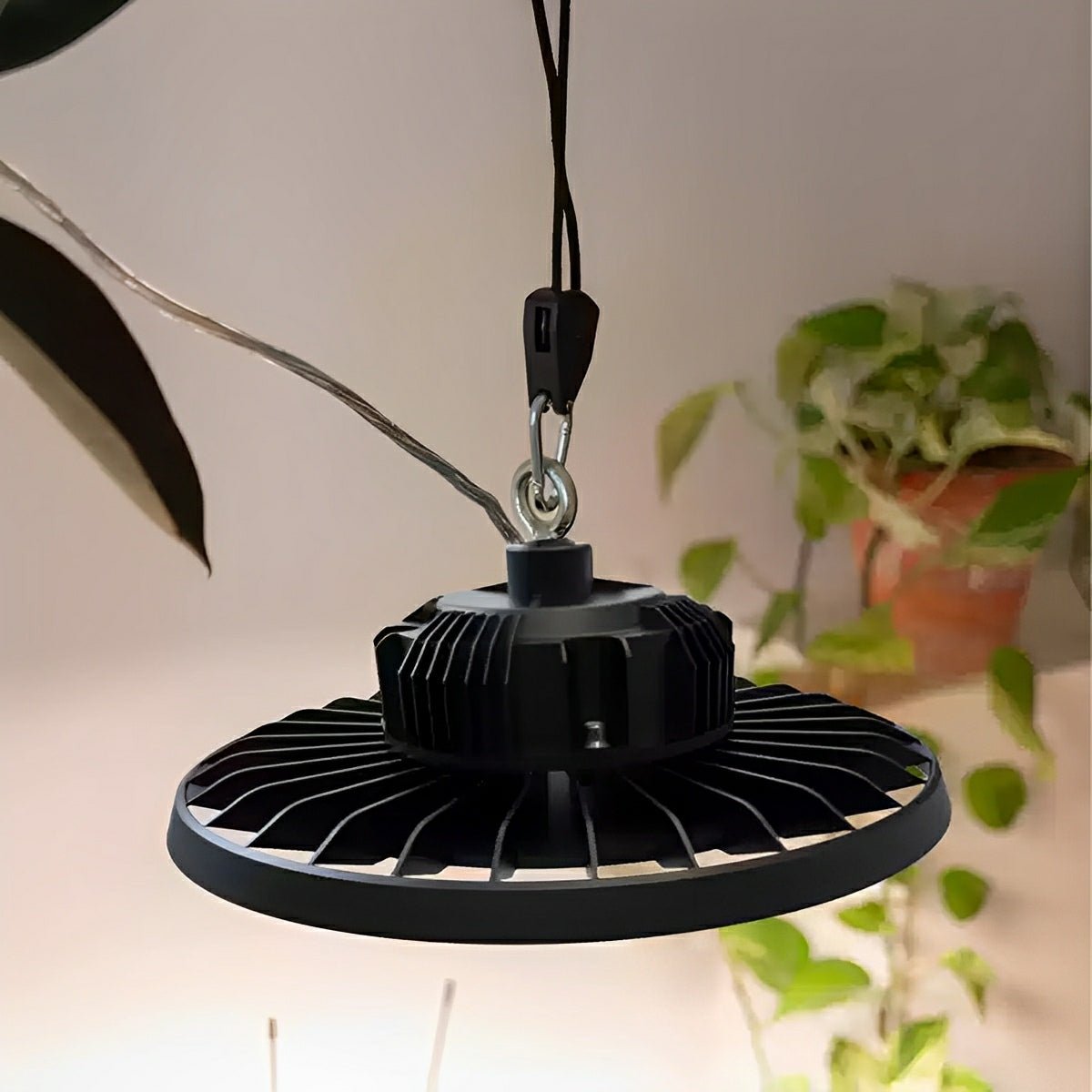 UFO Dish Greenhouse Garage Outdoor Waterproof LED Floodlight Barn Light
