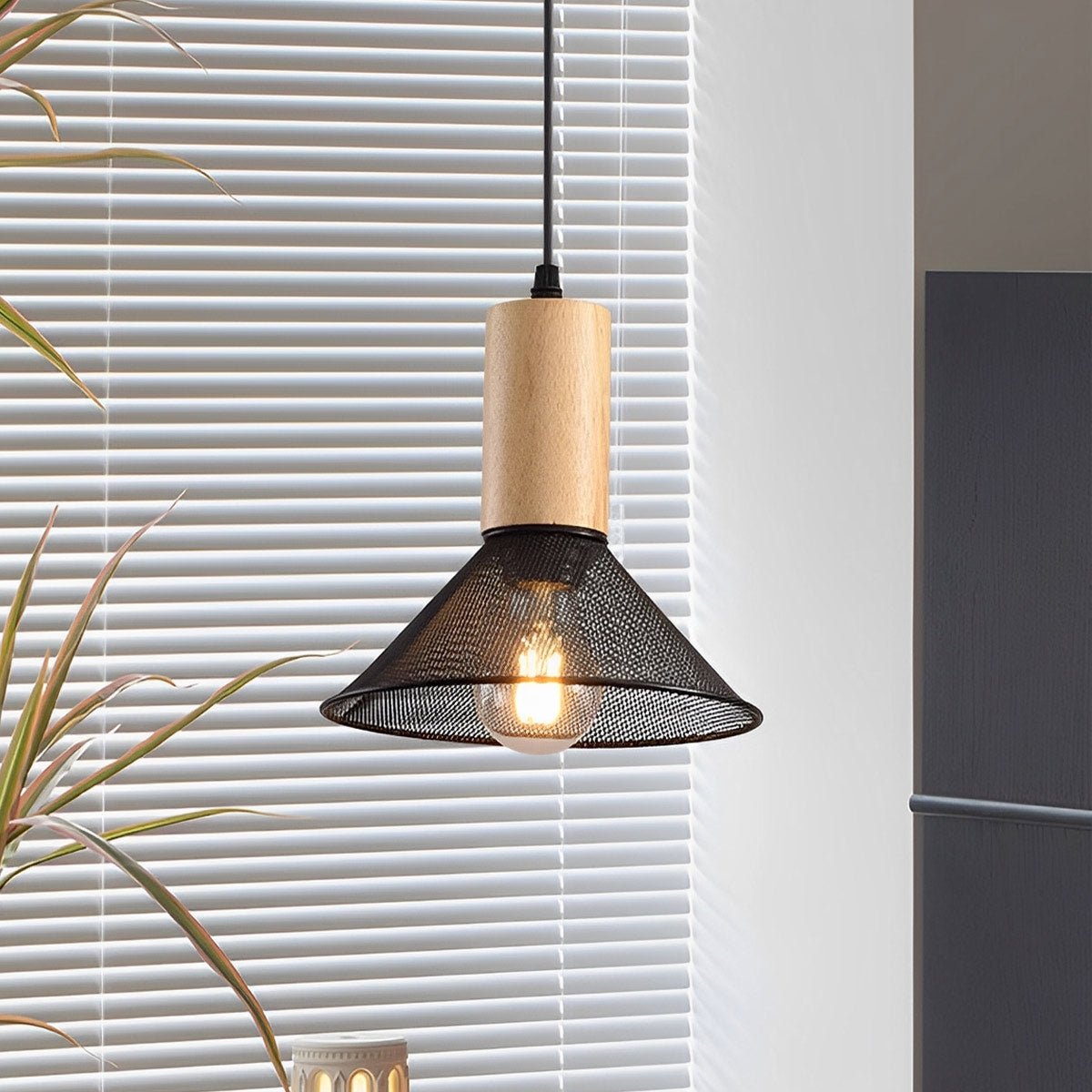 Vintage Minimalist Industrial Iron Mesh Bar LED Pendant Lights