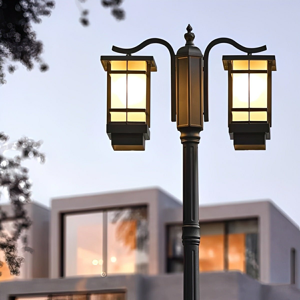Waterproof Black Modern Outdoor Pole Lights Public Lighting