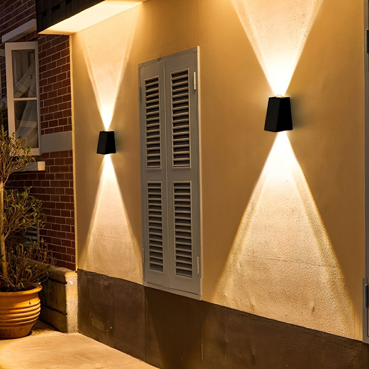 Waterproof Solar Aircraft Outdoor Up and Down Exterior Wall Washer Lights