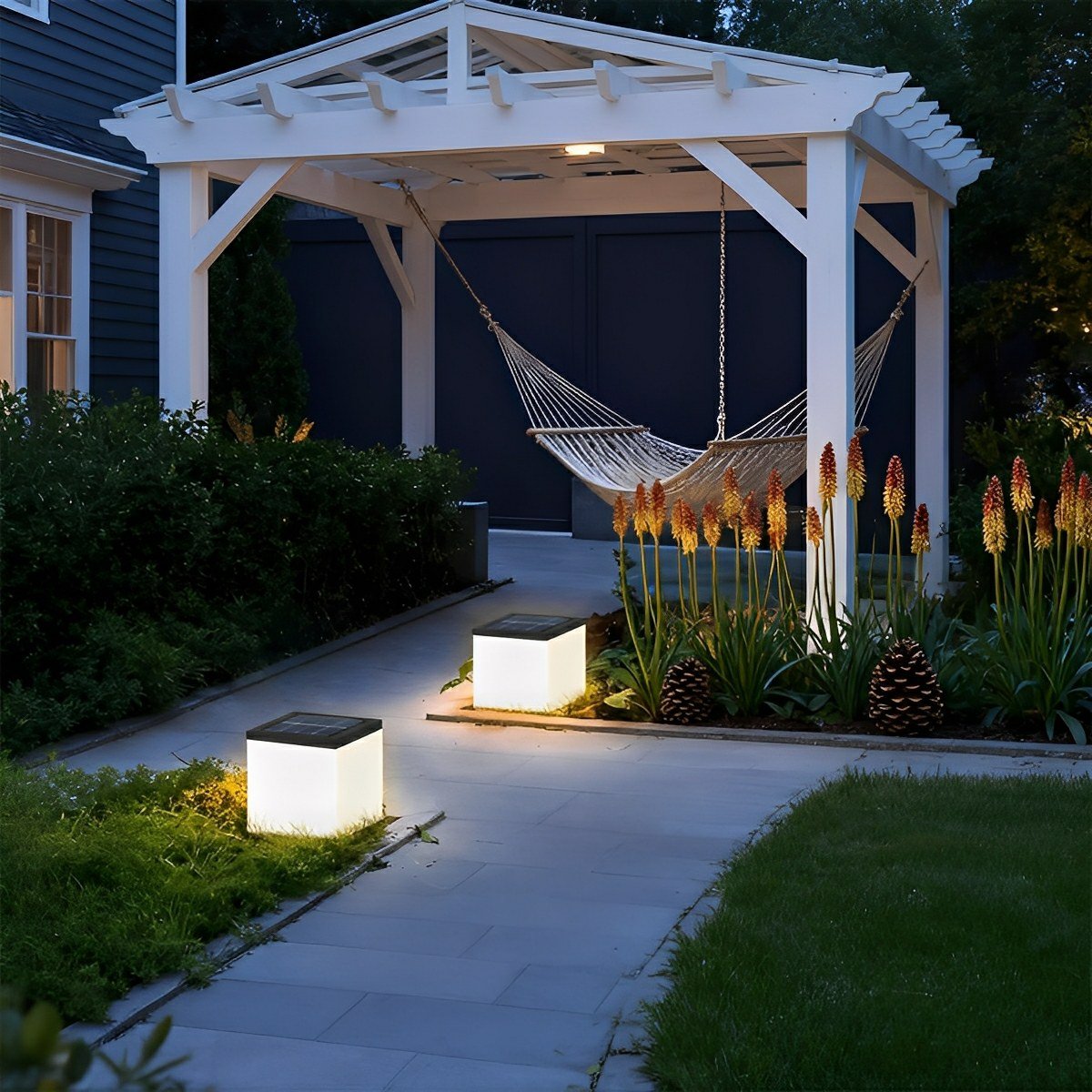 Waterproof Solar Outdoor Square Acrylic Ice Cubes Light